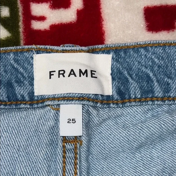 Frame Denim Light Wash Distressed Jean Le Slouch Bermuda 25 - Picture 2 of 5